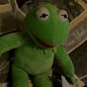 Meet your Posher, Esmeralda